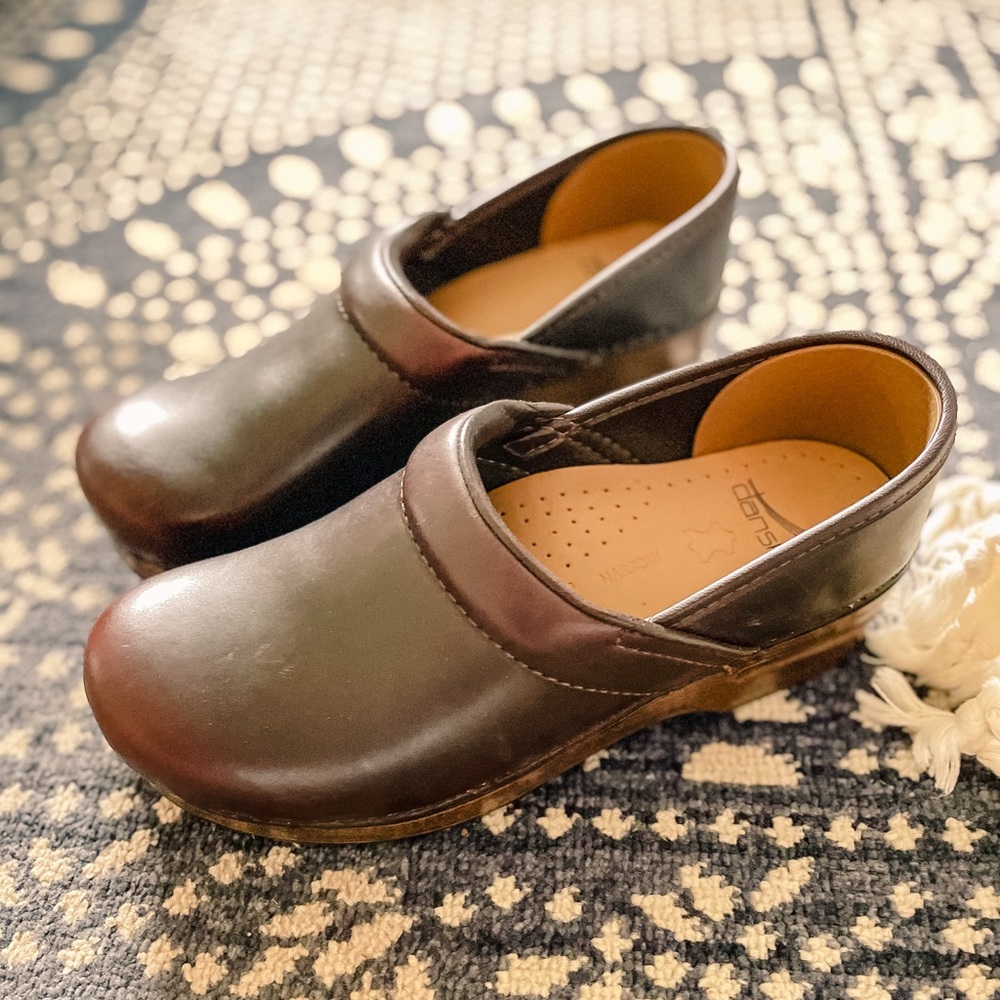 NWOT Dansko Professional Clogs